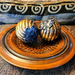 Copper table dish with two accessories